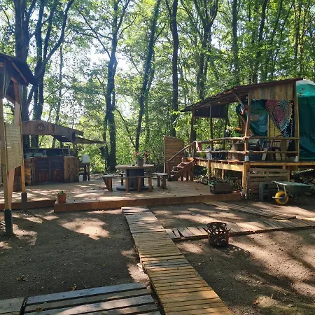 Yourte Au Bord Du Lac De *