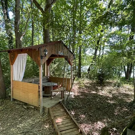 Yourte Au Bord Du Lac De