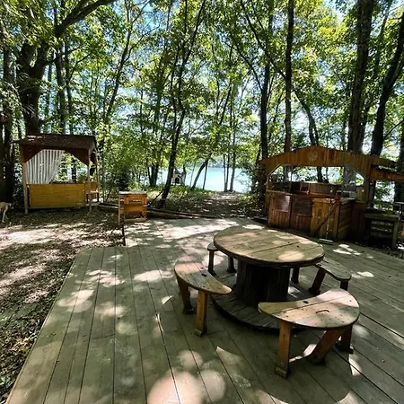 Campsite Yourte Au Bord Du Lac De Mielan