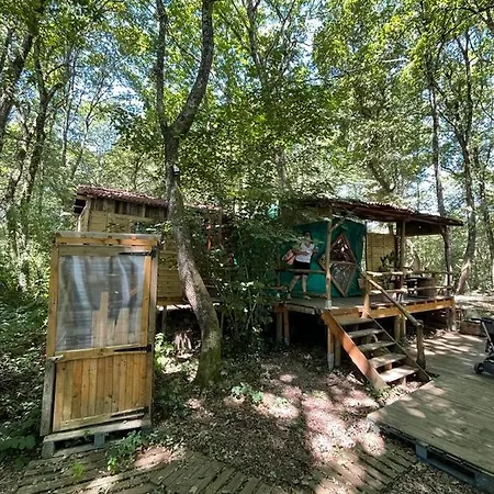 Campeggio Yourte Au Bord Du Lac De *