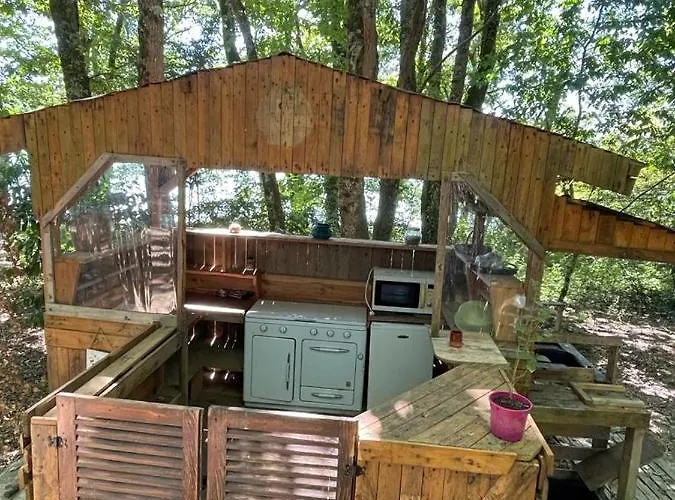 Kamp alanı Yourte Au Bord Du Lac De