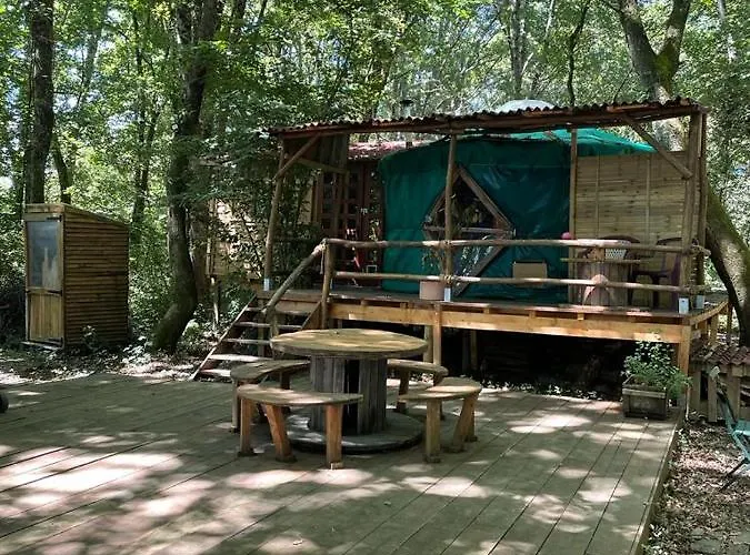 Yourte Au Bord Du Lac De Kamp alanı Miélan